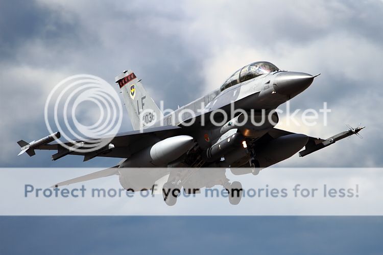 IMAGE: http://i460.photobucket.com/albums/qq326/WingsofFuryPhotography/2012%20Assorted/IMG_2764.jpg