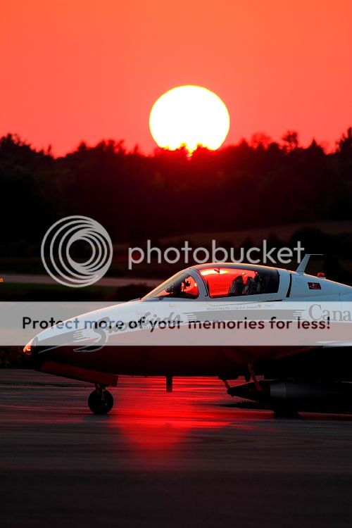 IMAGE: http://i460.photobucket.com/albums/qq326/WingsofFuryPhotography/2012%20Assorted/IMG_6108.jpg