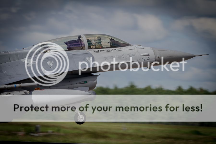 IMAGE: http://i460.photobucket.com/albums/qq326/WingsofFuryPhotography/2013%20Assorted/SingaporeF16D_zps5c19e8cb.jpg