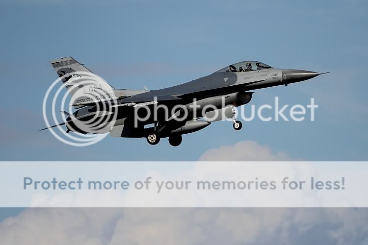 IMAGE: http://i460.photobucket.com/albums/qq326/WingsofFuryPhotography/Misc%20Military/IMG_6326.jpg