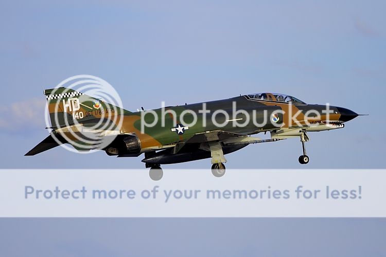 IMAGE: http://i460.photobucket.com/albums/qq326/WingsofFuryPhotography/Misc%20Military/IMG_6385.jpg